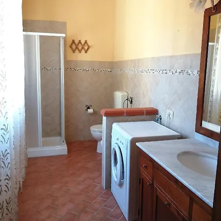 Bilocale Primo Piano Marina Di Cecina (Livorno)