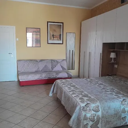 Bilocale Primo Piano Marina Di Cecina Apartment